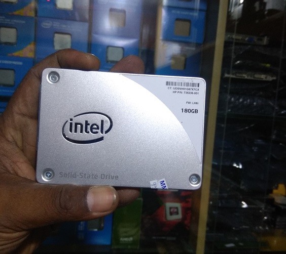 180GB 1 Year Warranty original Intel 500 Series 2.5" Internal (SSD)