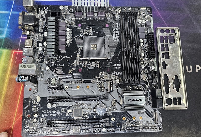 ASRock B450M PRO4 R2.0 AM4 SATA 6Gb/s Micro ATX AMD Motherboard